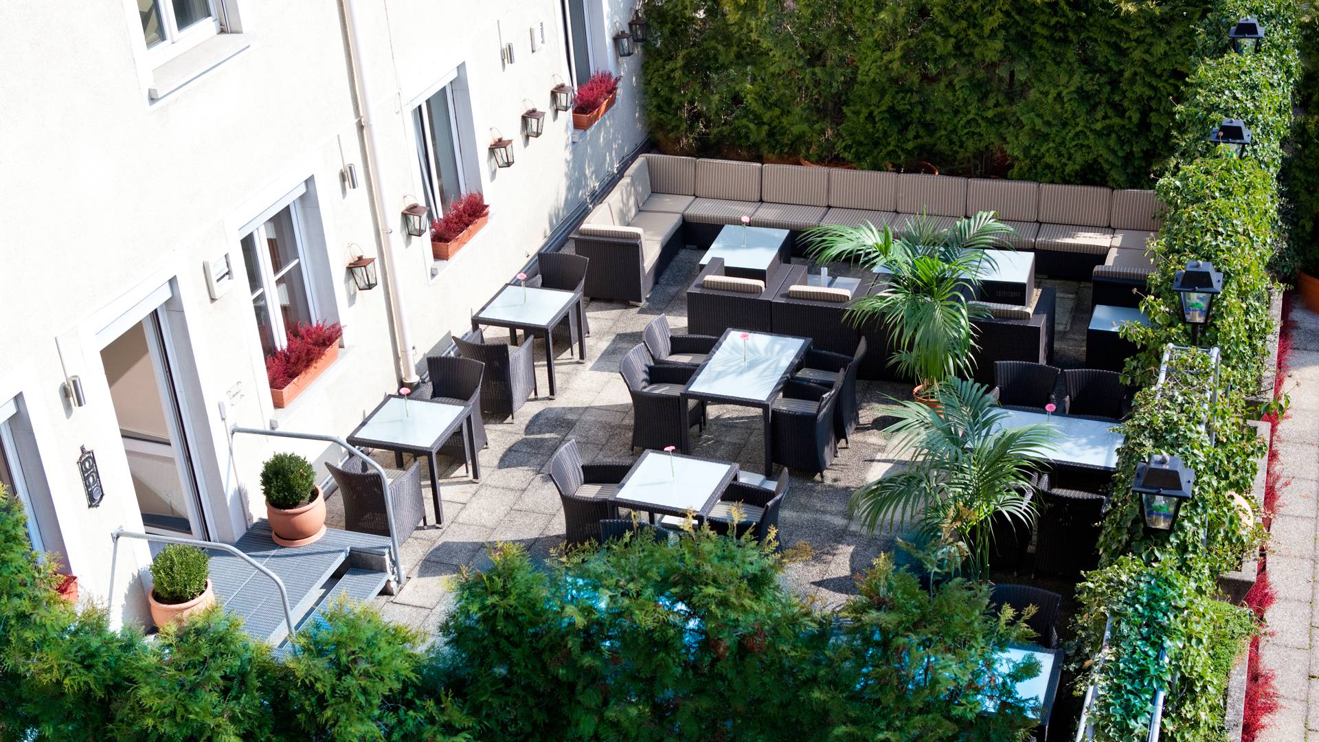 Hotelterrasse im Tagungshotel Freiburg Schwarzwald